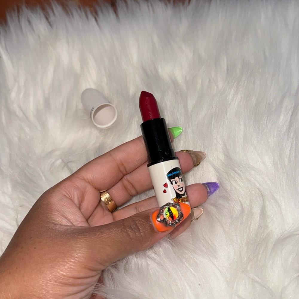 Mac Ronnie red lipstick